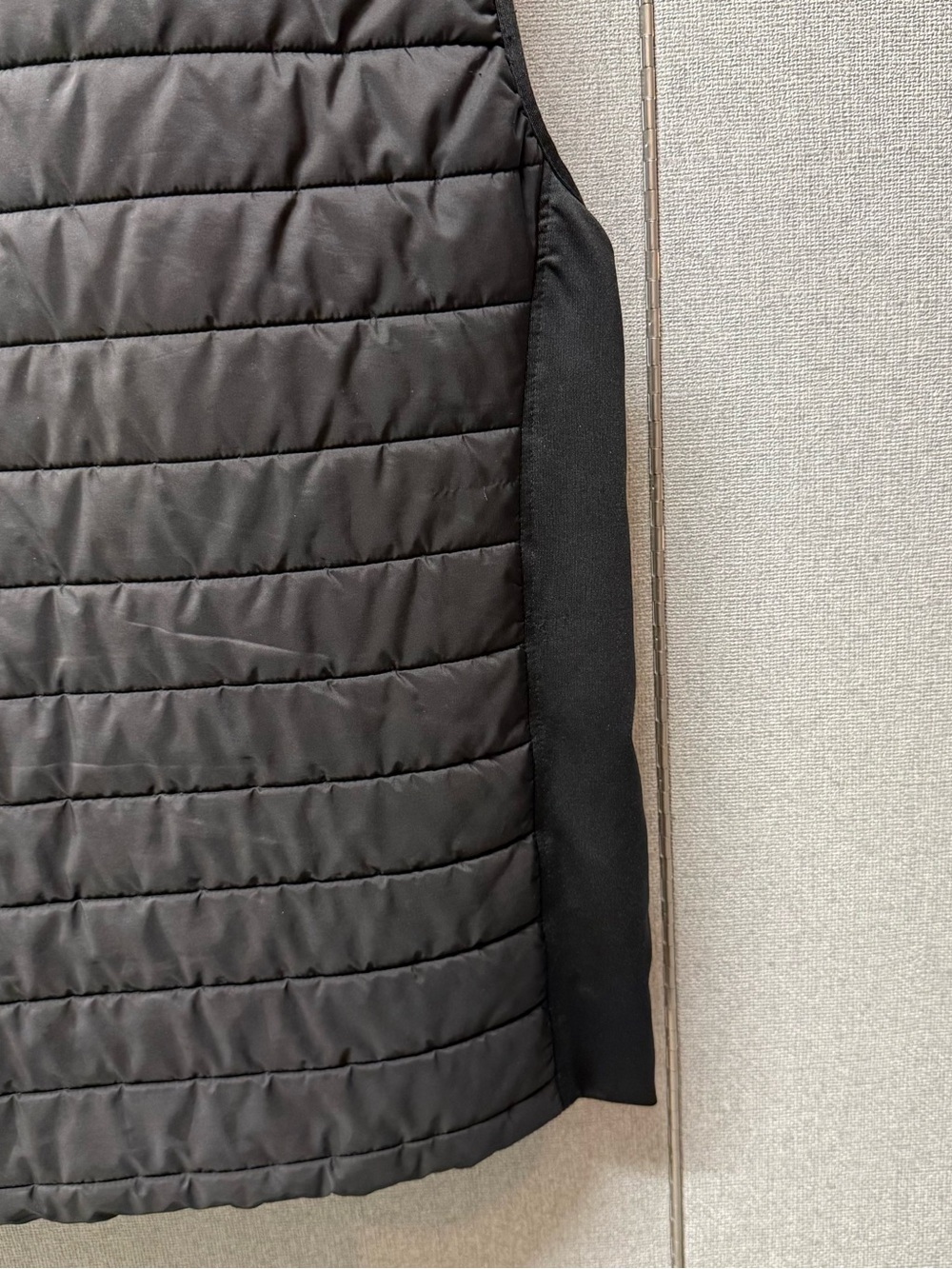 Rhoback Men's Black Quilted Insulated Vest - Picture 6 of 7